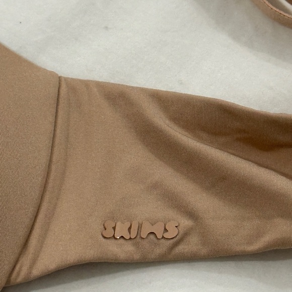 SKIMS Push-up Bra - Picture 5 of 7
